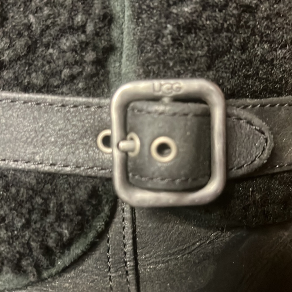 UGG- Blayne II water resistant boots round toe - Picture 3 of 8